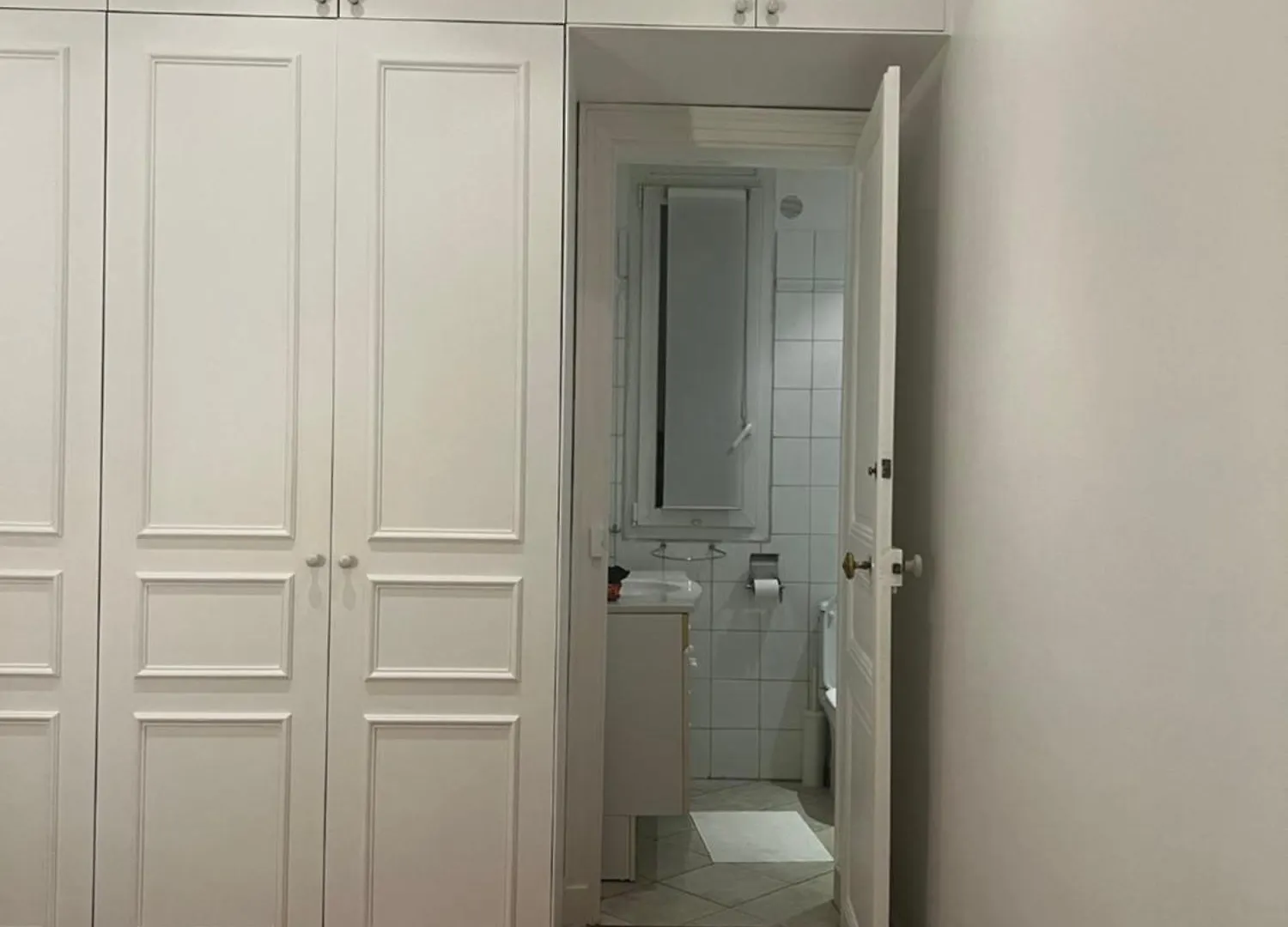 Homestay Eiffel Edge Escape 30 M From Eiffel Tower Apartment Paris France